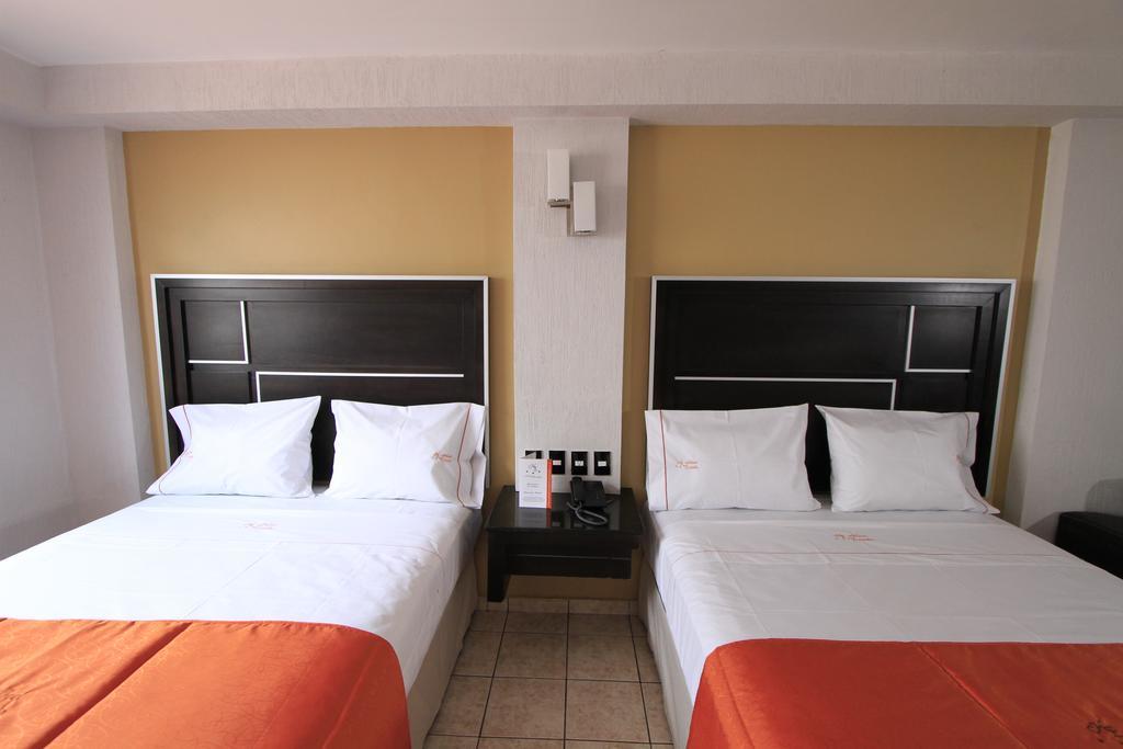 Hotel Estadio Guadalajara Ruang foto