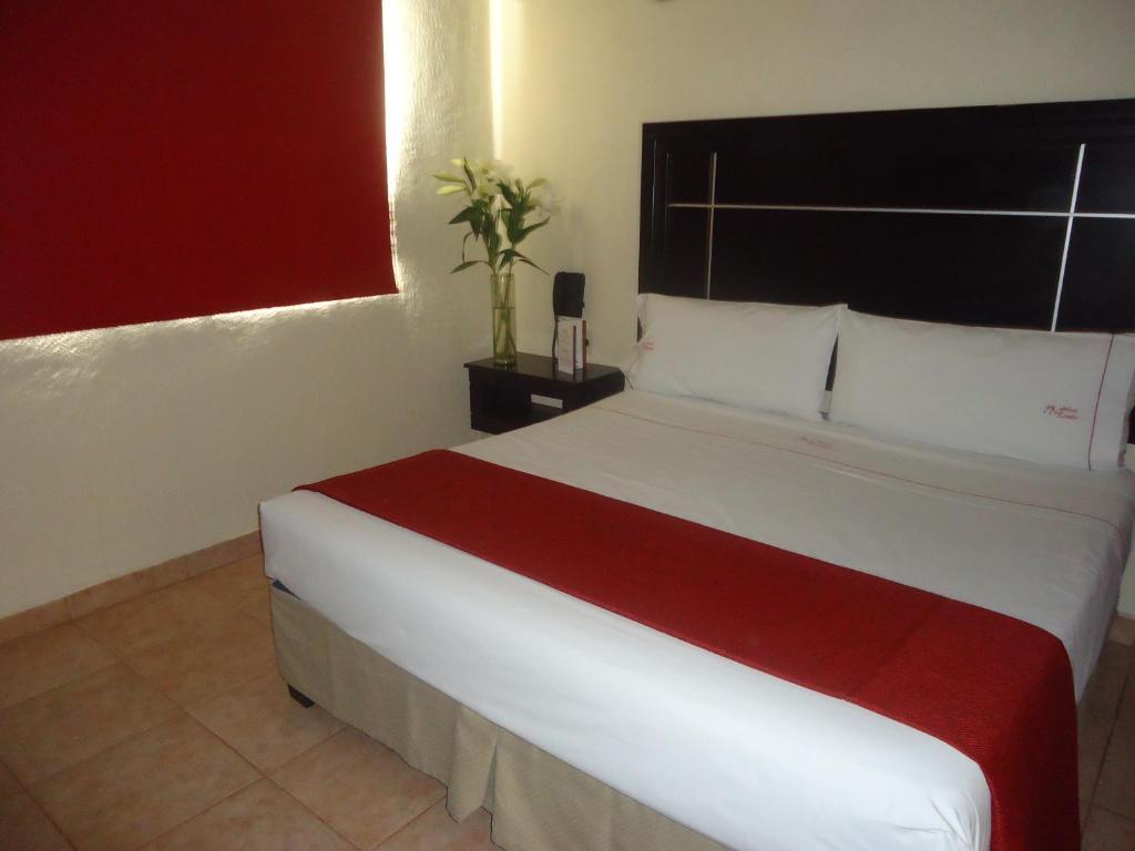 Hotel Estadio Guadalajara Bagian luar foto