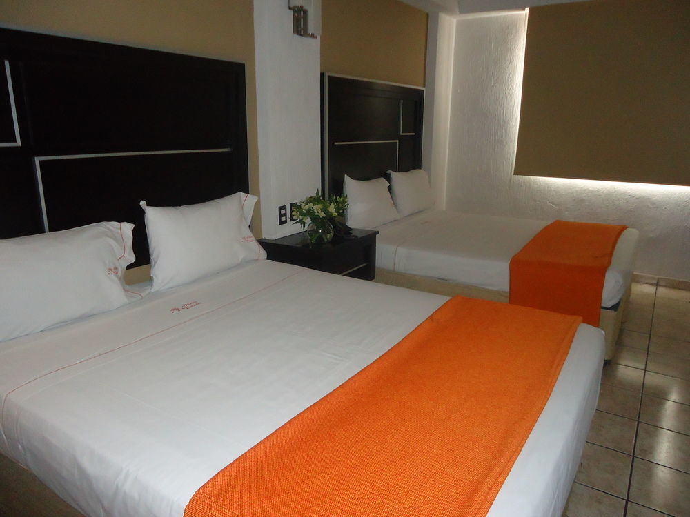 Hotel Estadio Guadalajara Bagian luar foto