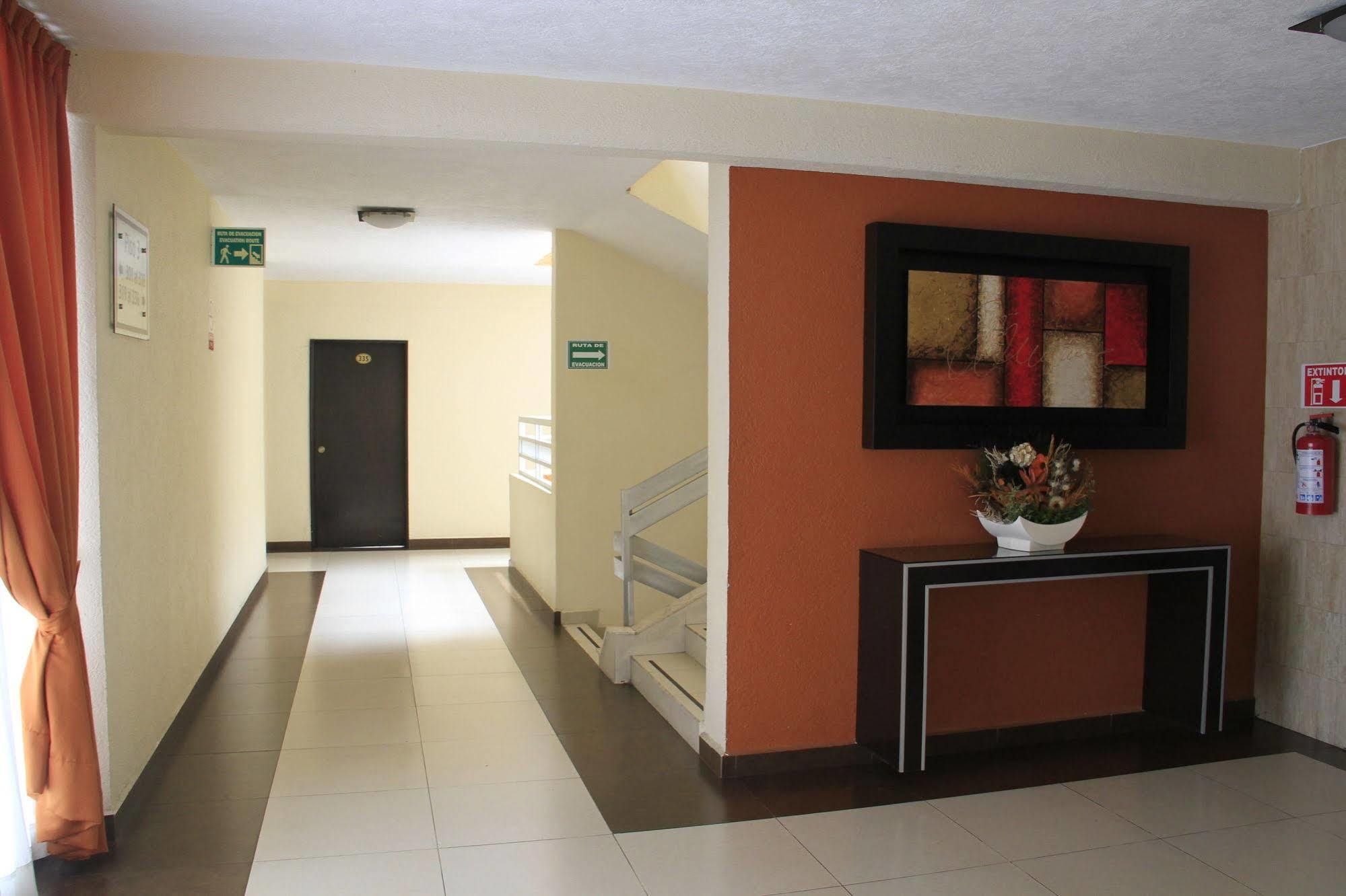 Hotel Estadio Guadalajara Bagian luar foto